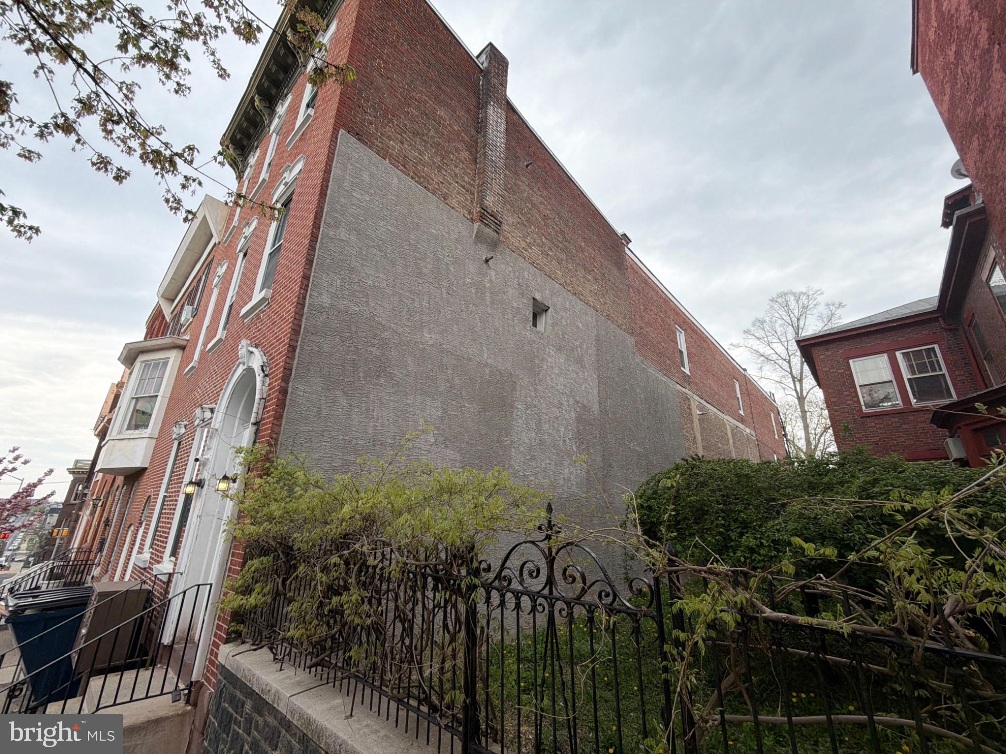 409 WALNUT STREET