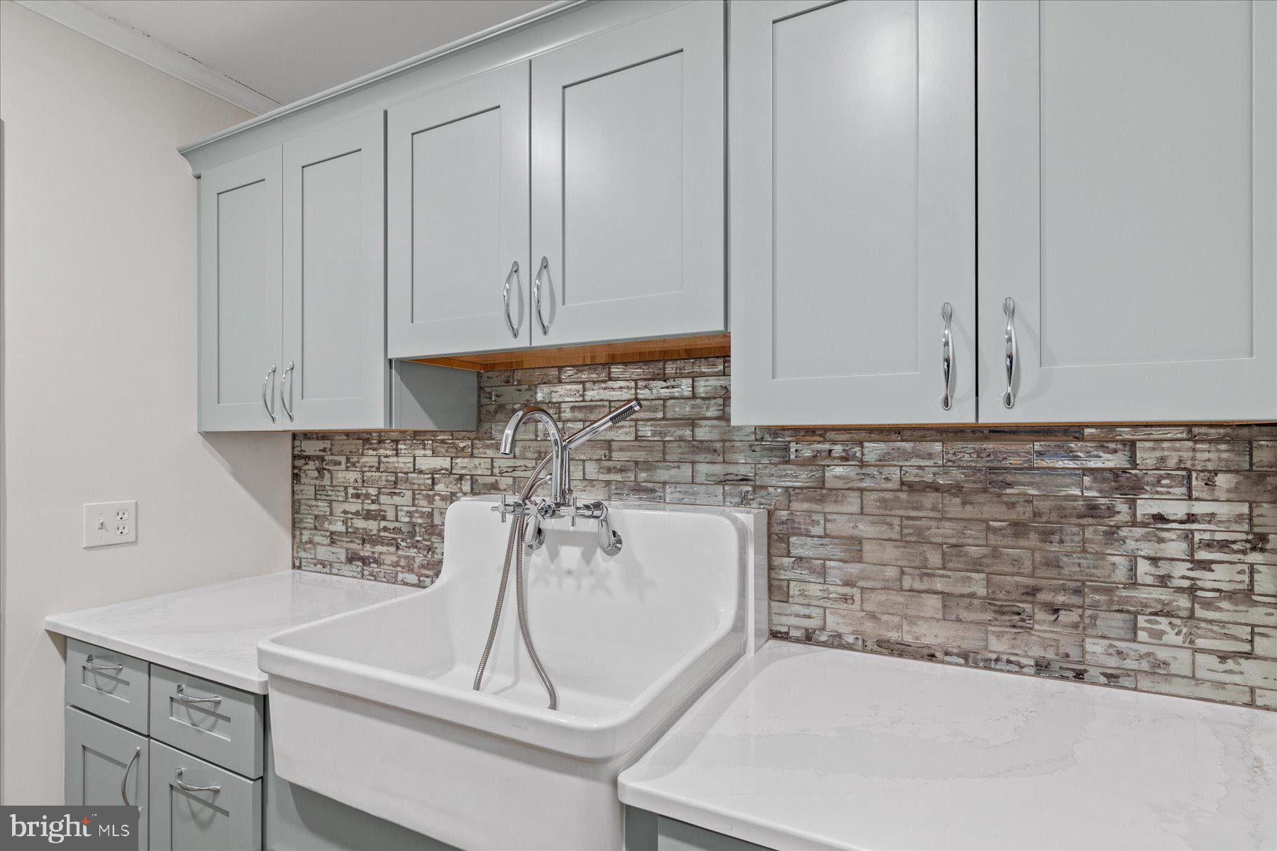 SALT POND - Residential