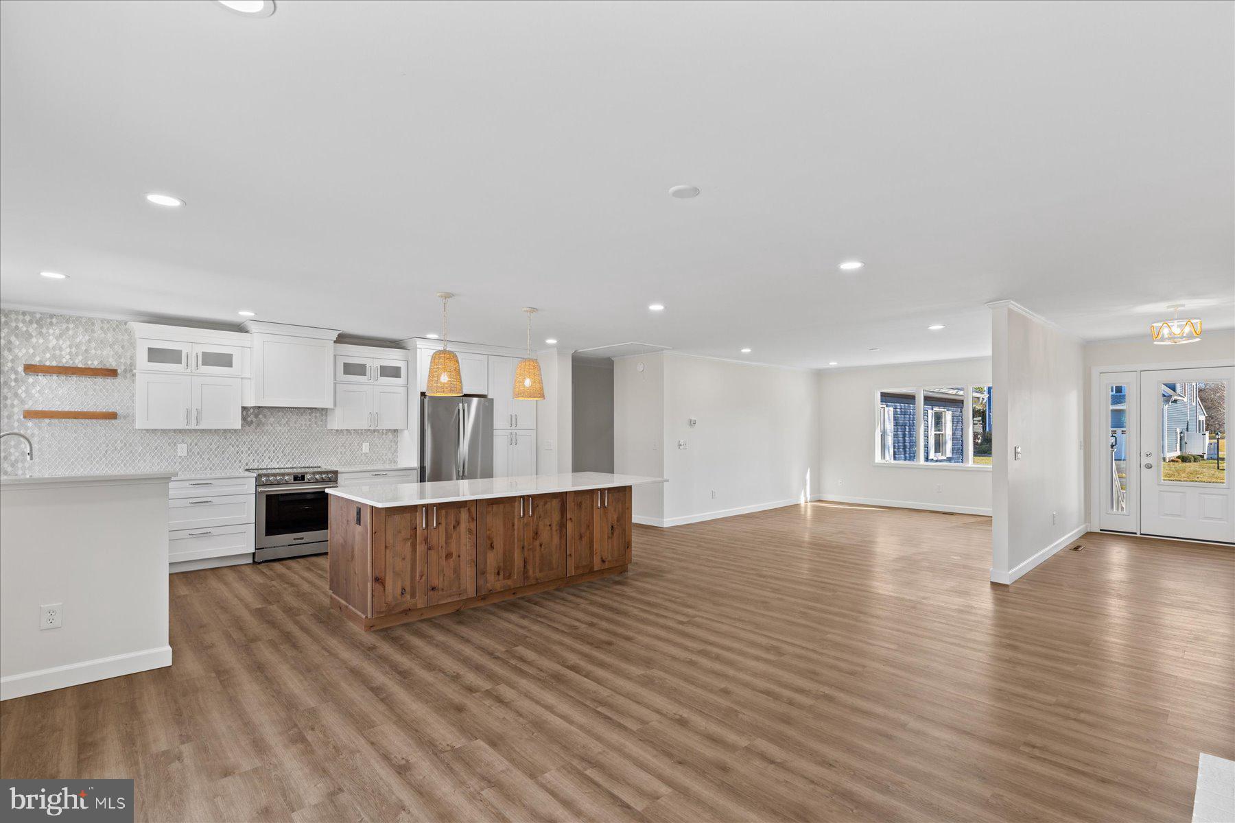 SALT POND - Residential