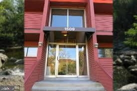 GEORGE MASON VILLAGE - Residential