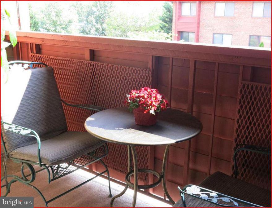 GEORGE MASON VILLAGE - Residential