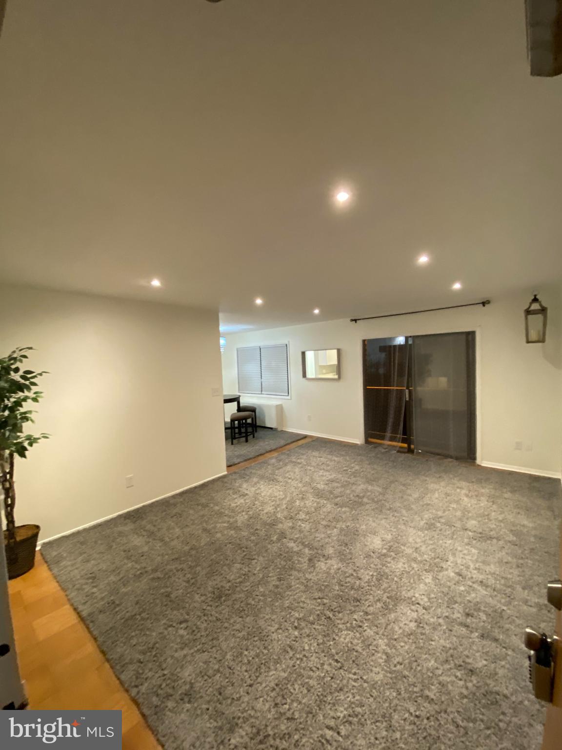 1509 S GEORGE MASON DRIVE 21