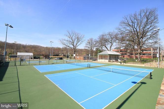 GEORGE MASON VILLAGE - Residential