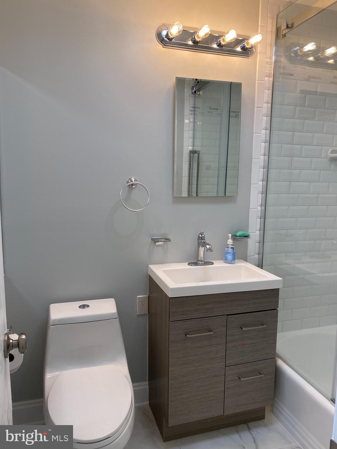 GEORGE MASON VILLAGE - Residential