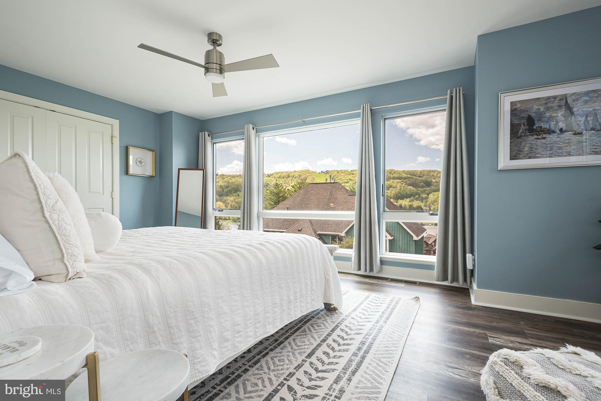 SUNDOWN CHASE - Residential