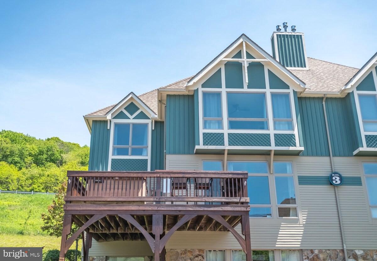 SUNDOWN CHASE - Residential