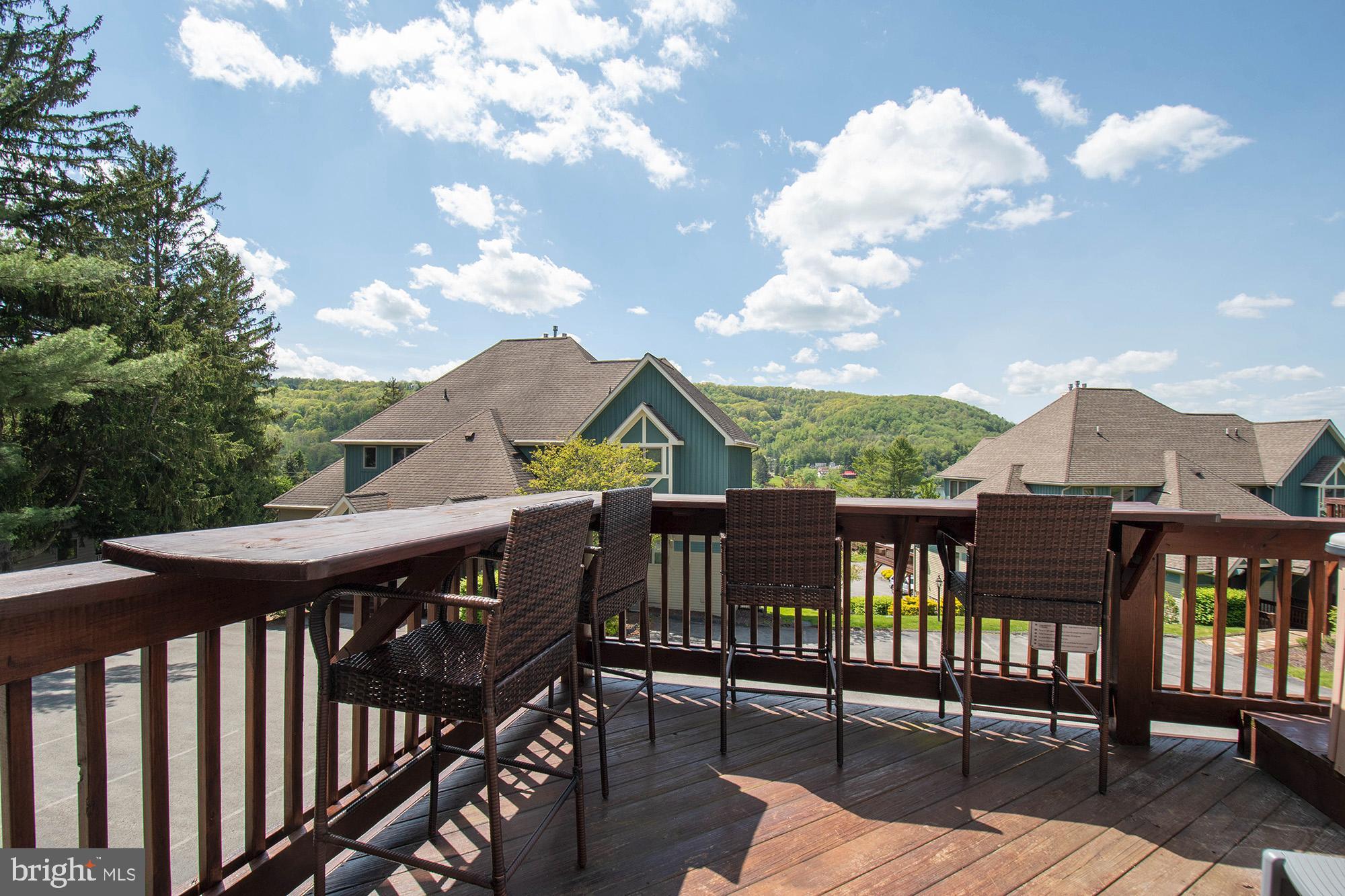 SUNDOWN CHASE - Residential