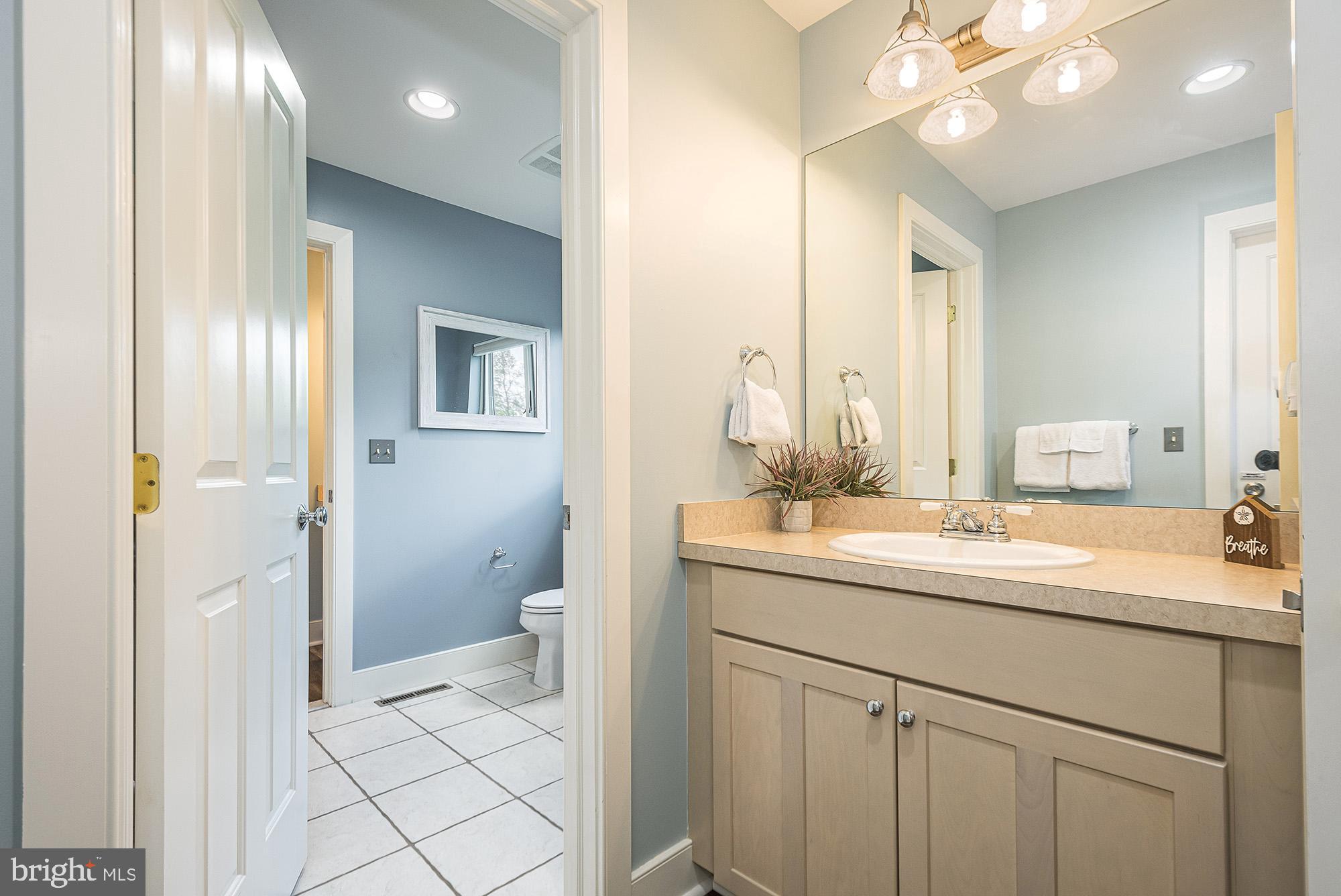 SUNDOWN CHASE - Residential