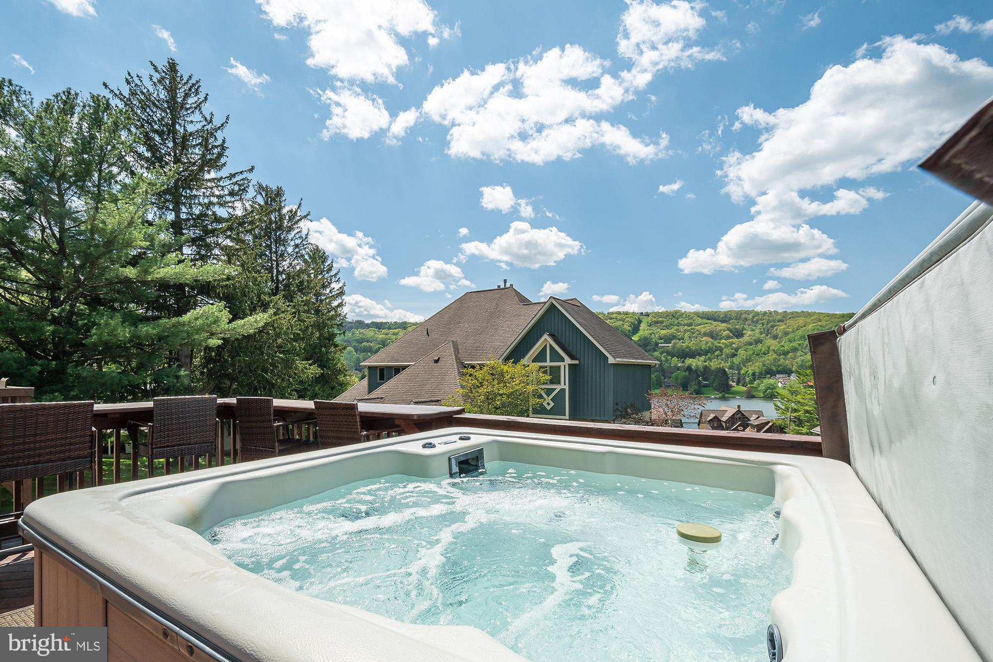 SUNDOWN CHASE - Residential