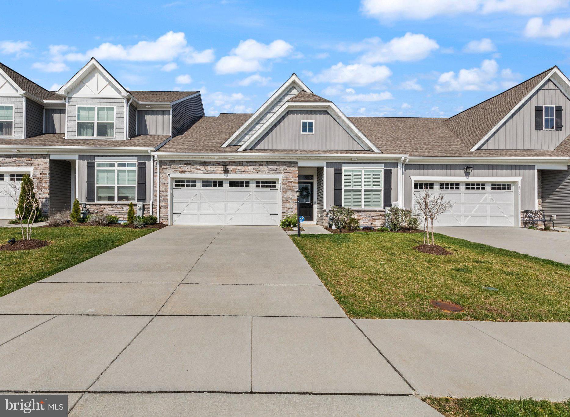 2537 MONARCH WAY