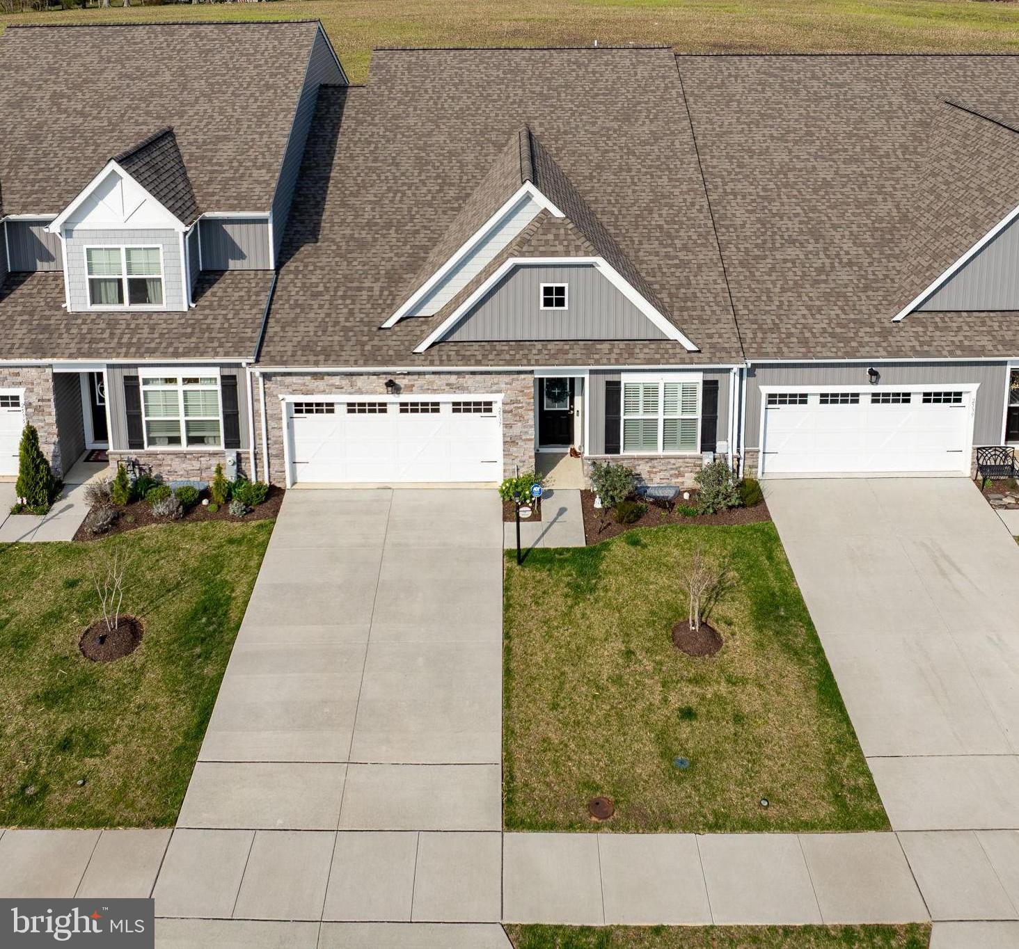 2537 MONARCH WAY