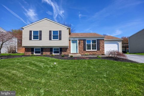 Photo of 11 Cobblestone Drive, WILLOW STREET, PA 17584 (MLS # PALA2085744)