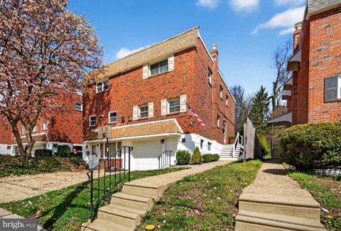 Townhouse For Sale - 7277 Valley Avenue<br/> PHILADELPHIA, PA 19128