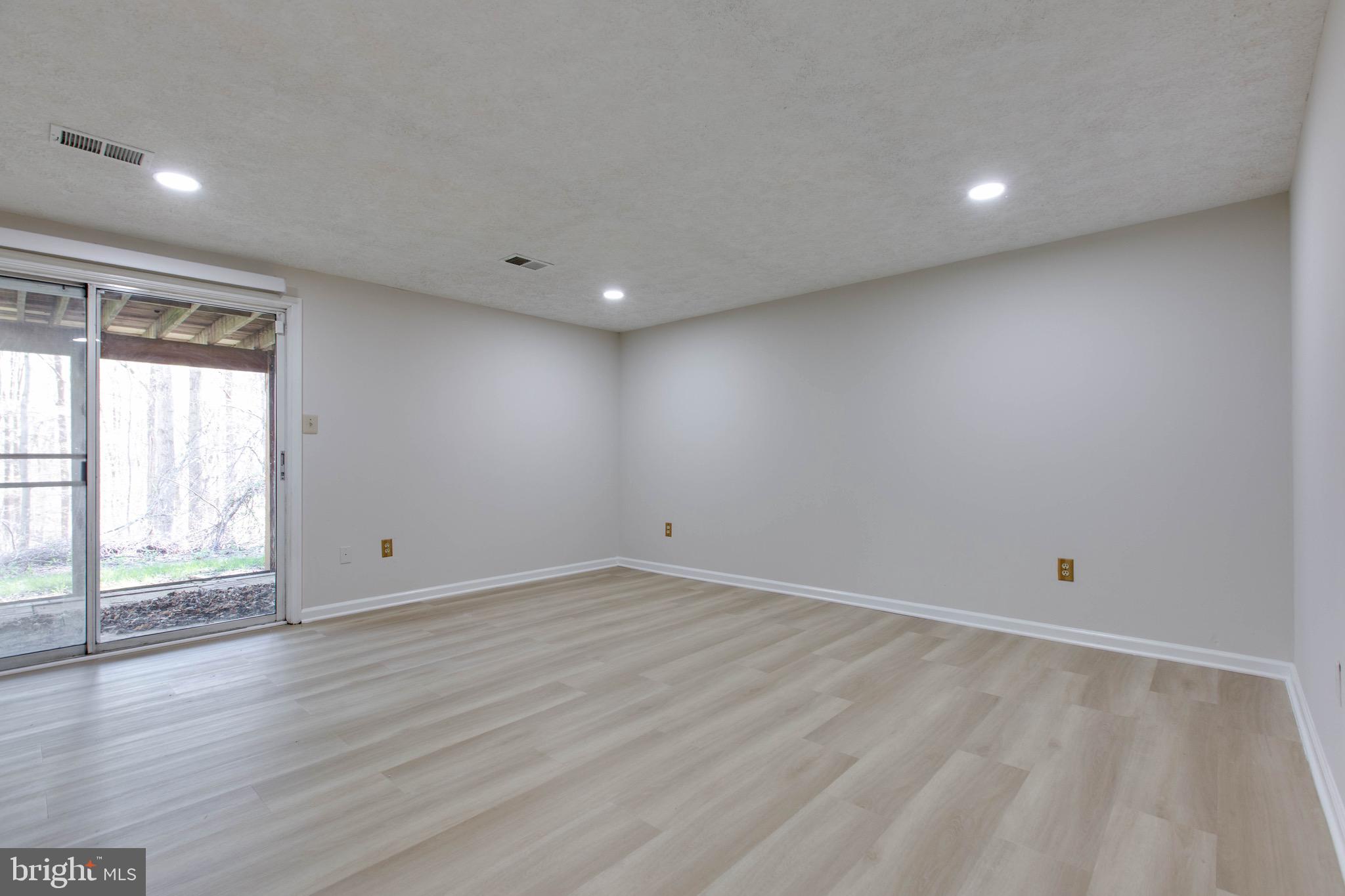 SILVER SPRING CNTRY CLUB - Residential