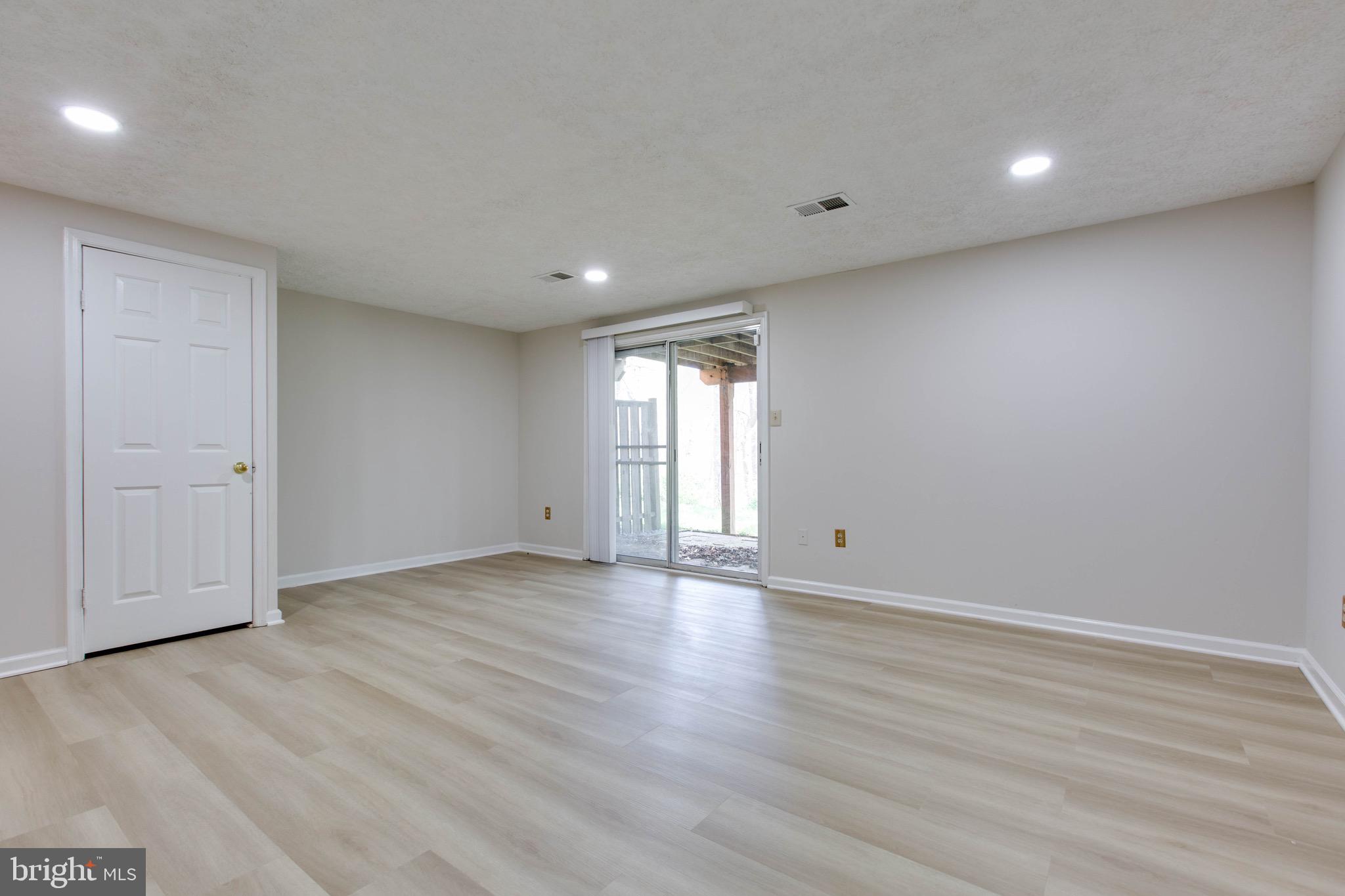 SILVER SPRING CNTRY CLUB - Residential