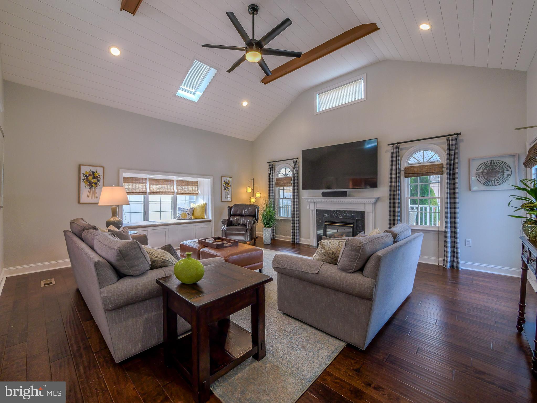 LAWRENCE PARK - Residential