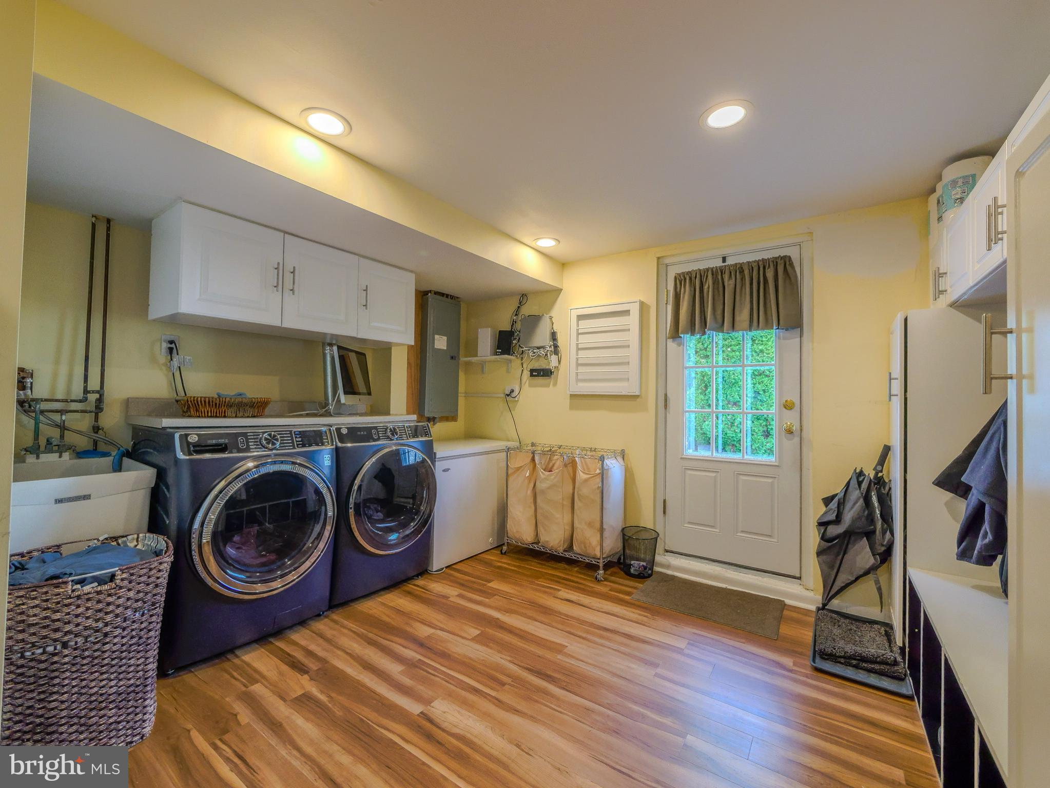 LAWRENCE PARK - Residential