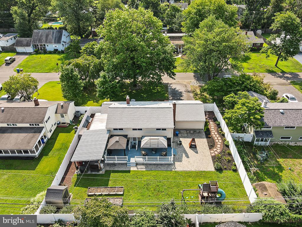 81 S. MANOR LANE