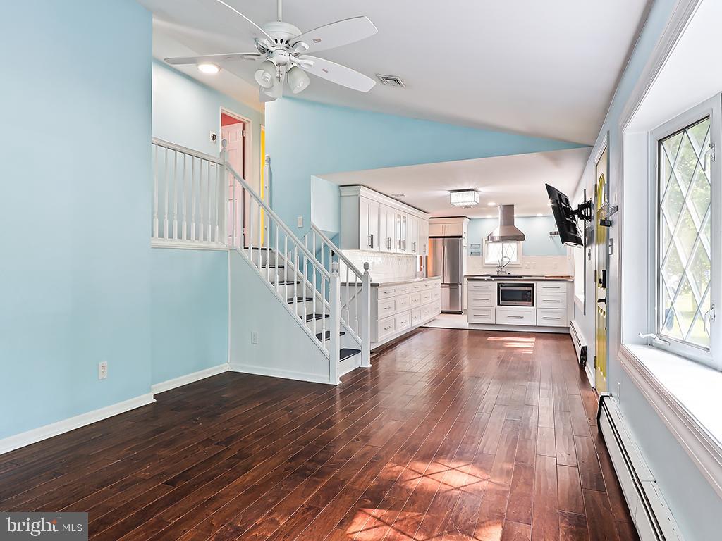 81 S. MANOR LANE