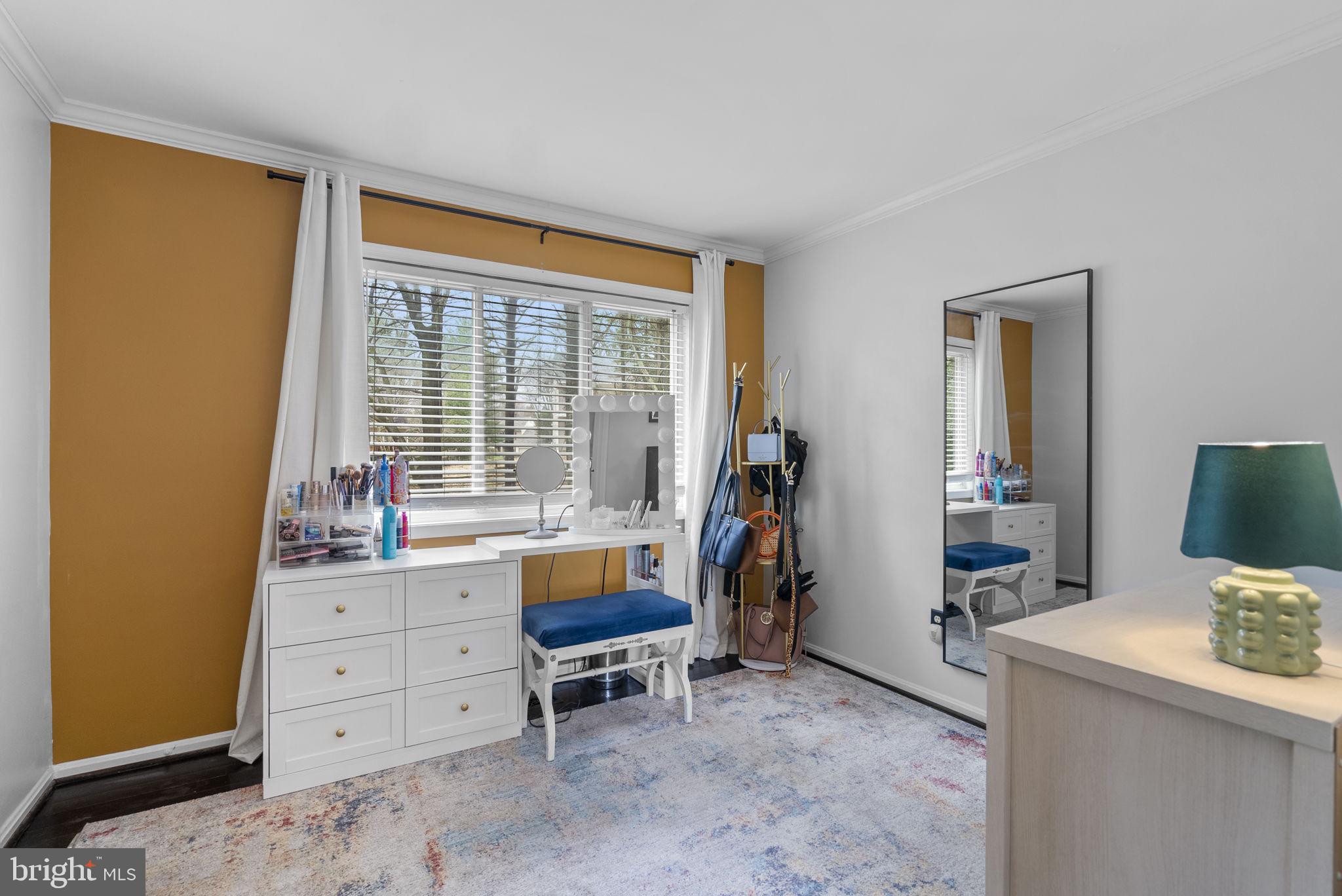 HIGHLAND HALL - Residential