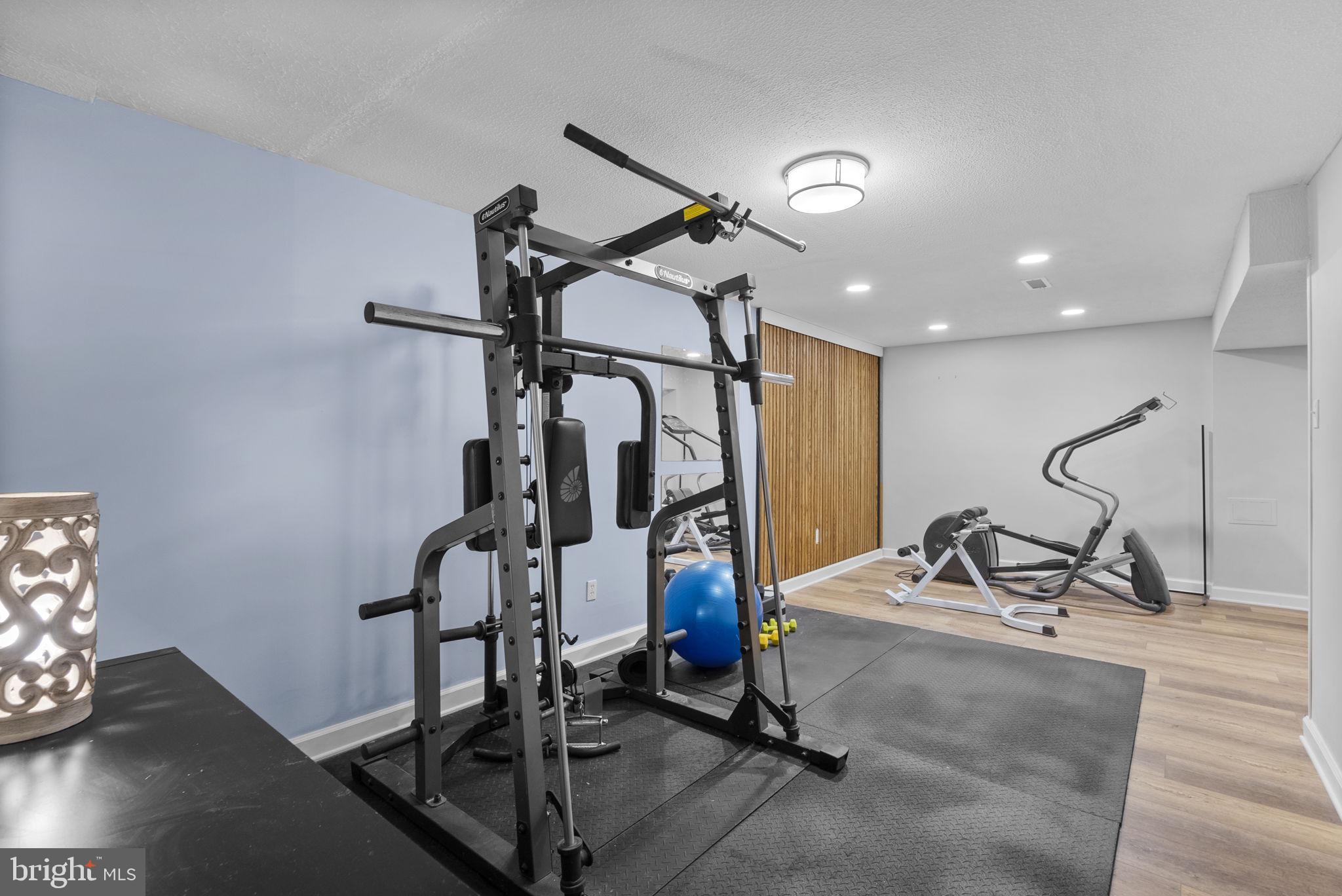 HIGHLAND HALL - Residential