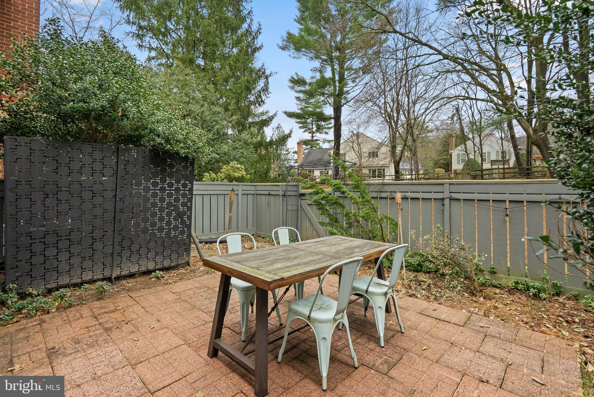 HIGHLAND HALL - Residential