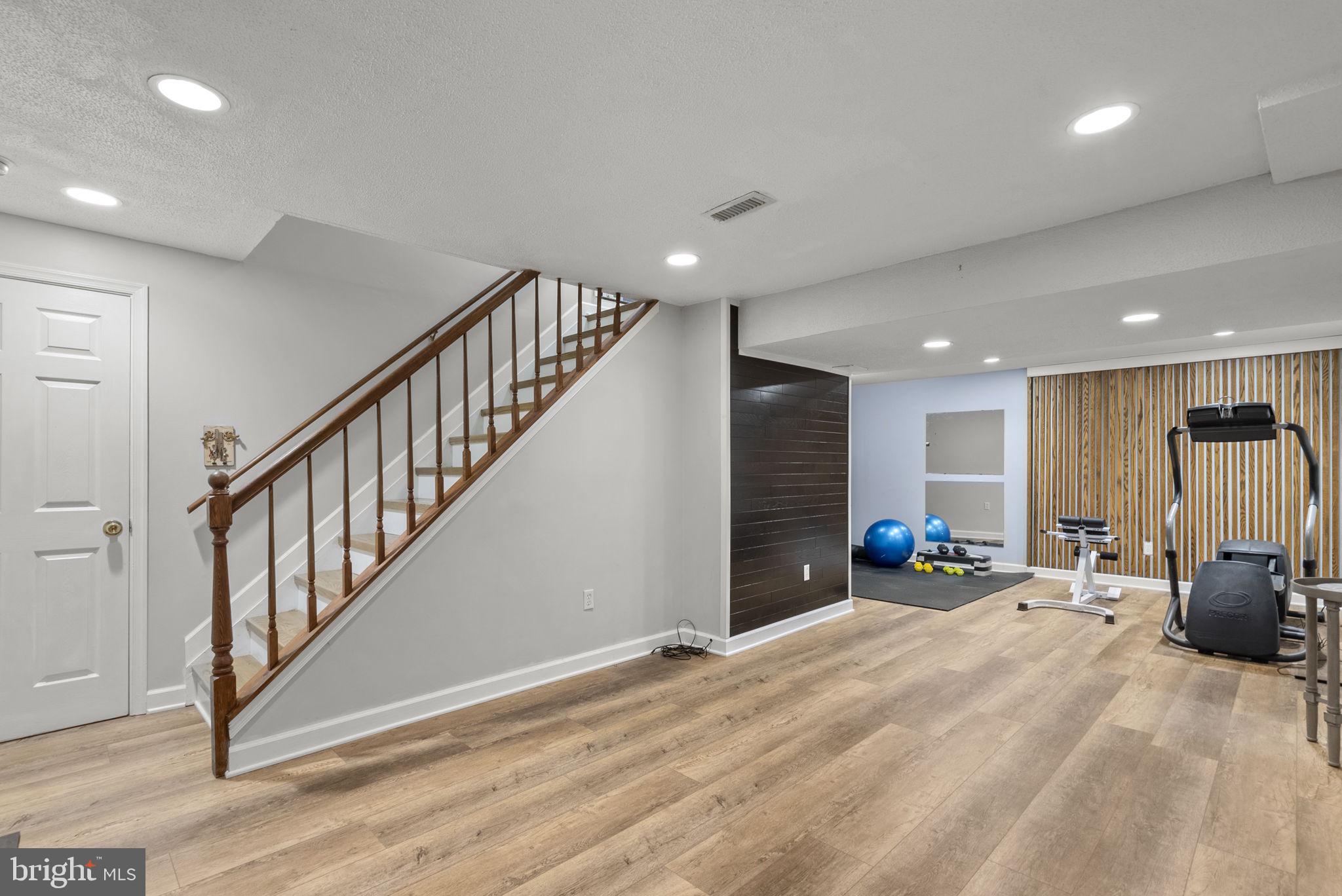 HIGHLAND HALL - Residential