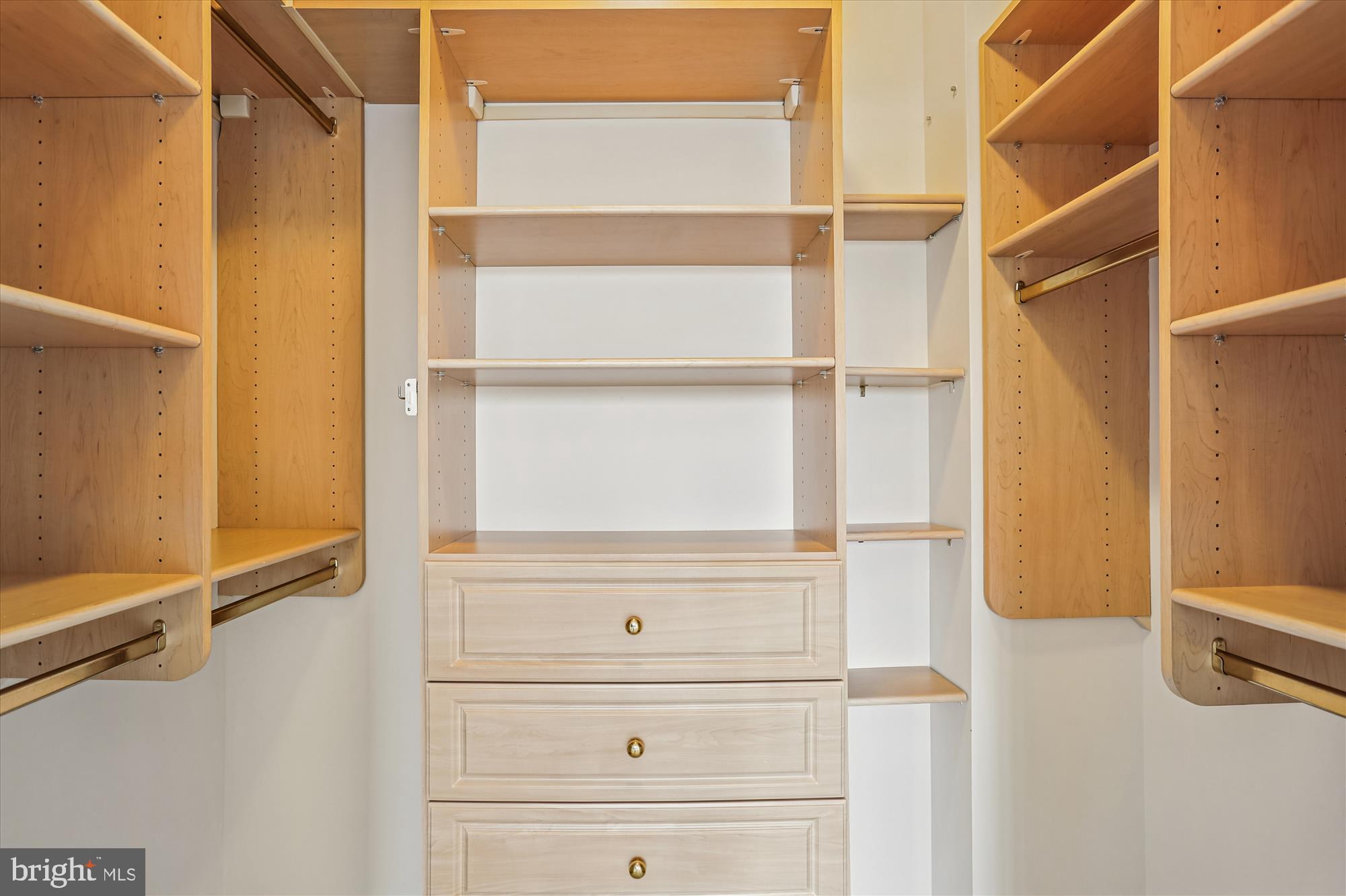 LEISURE WORLD - Residential