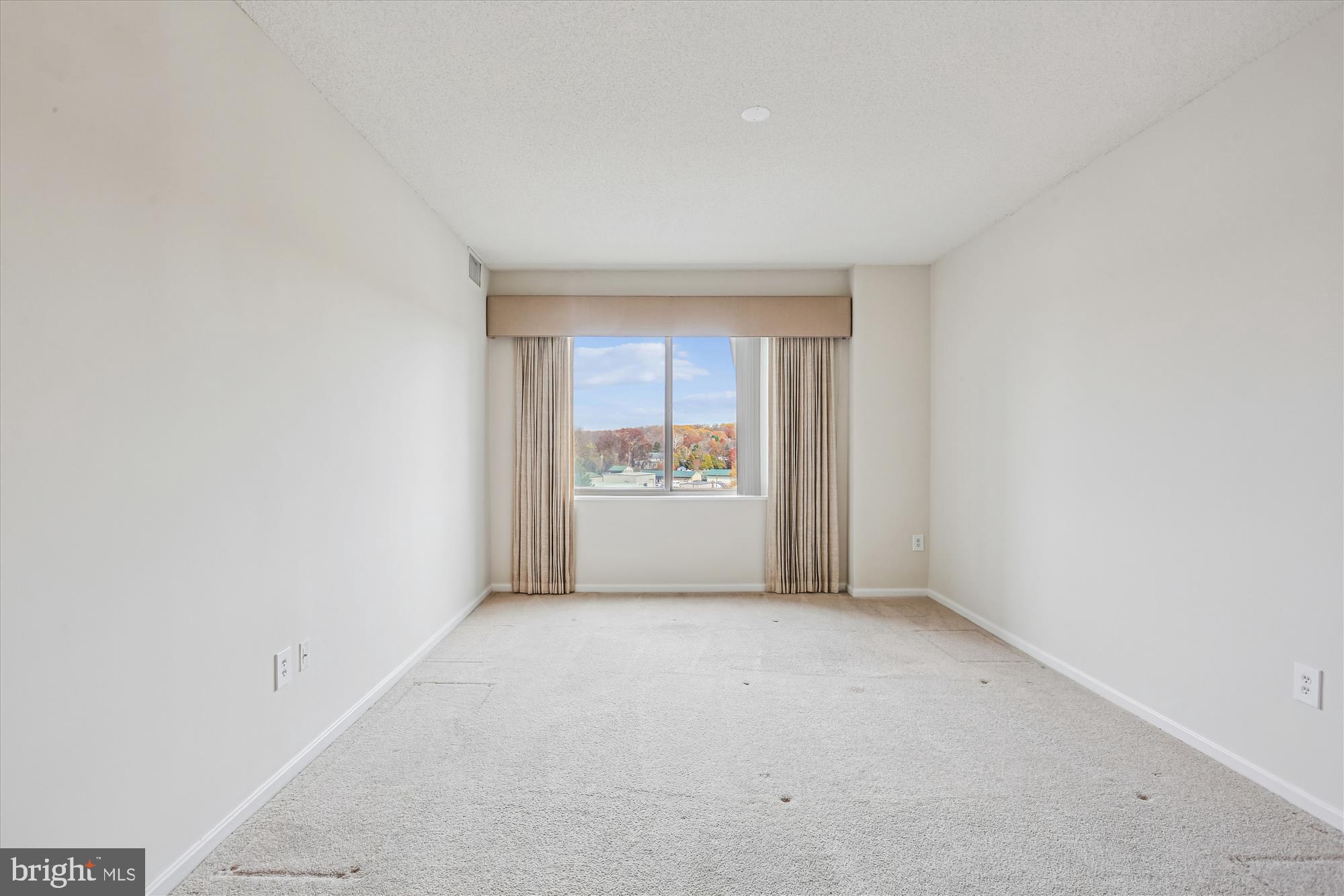 LEISURE WORLD - Residential