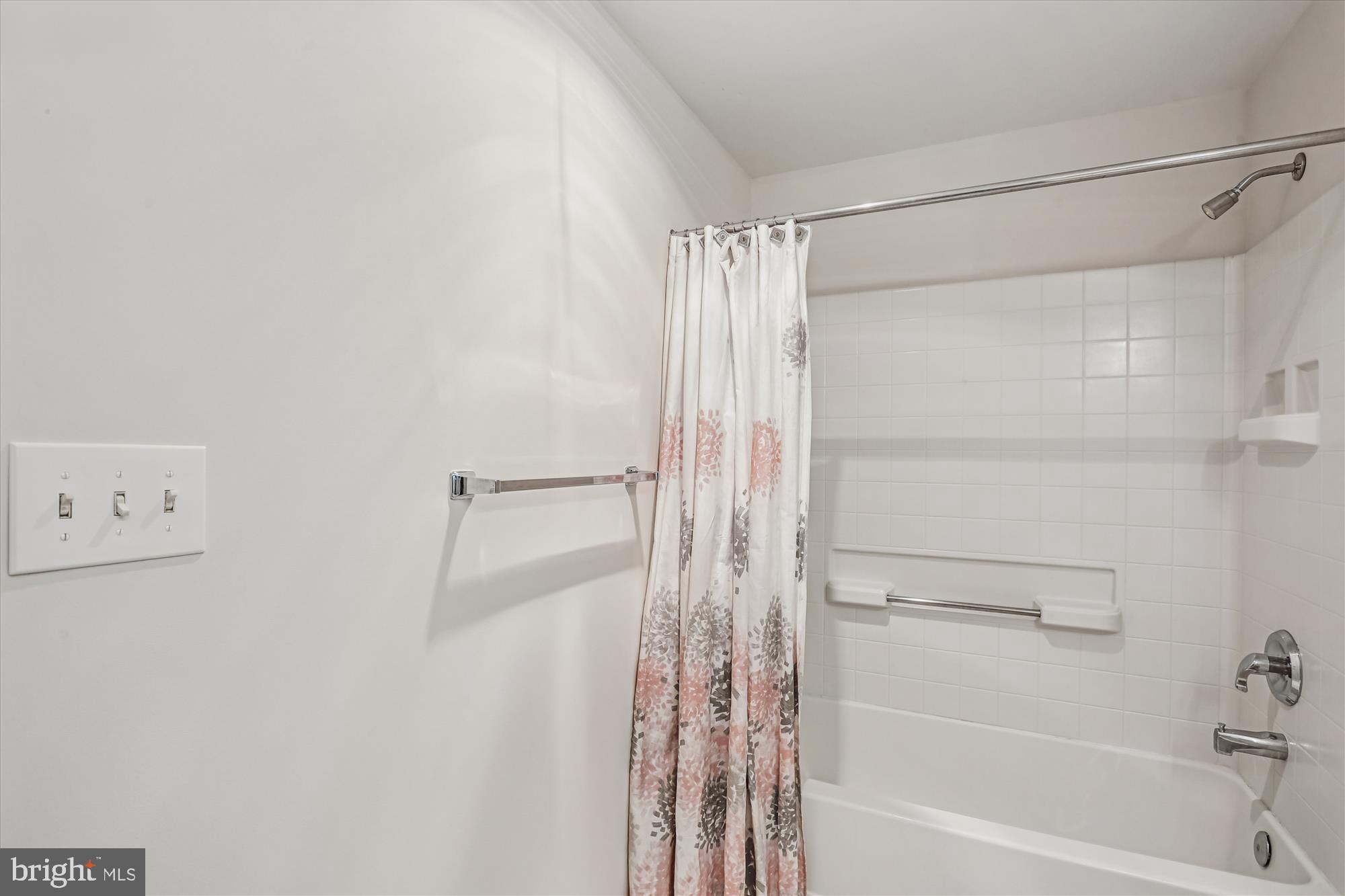 LEISURE WORLD - Residential