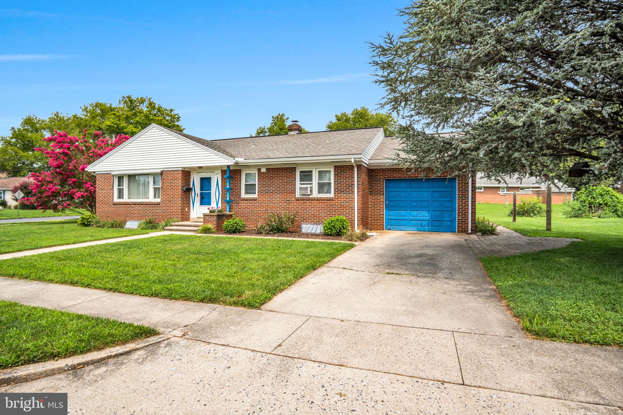 290 DOGWOOD DRIVE