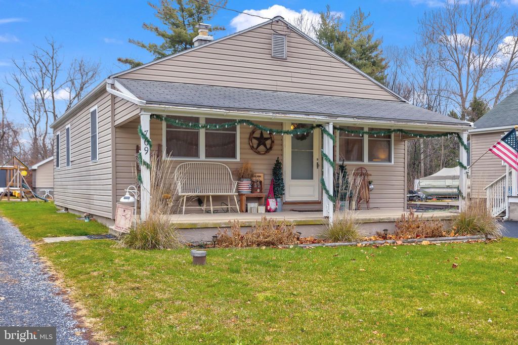 Photo of 769 Turnpike Rd, Elizabethtown, PA 17022 (MLS # PALA2044644)