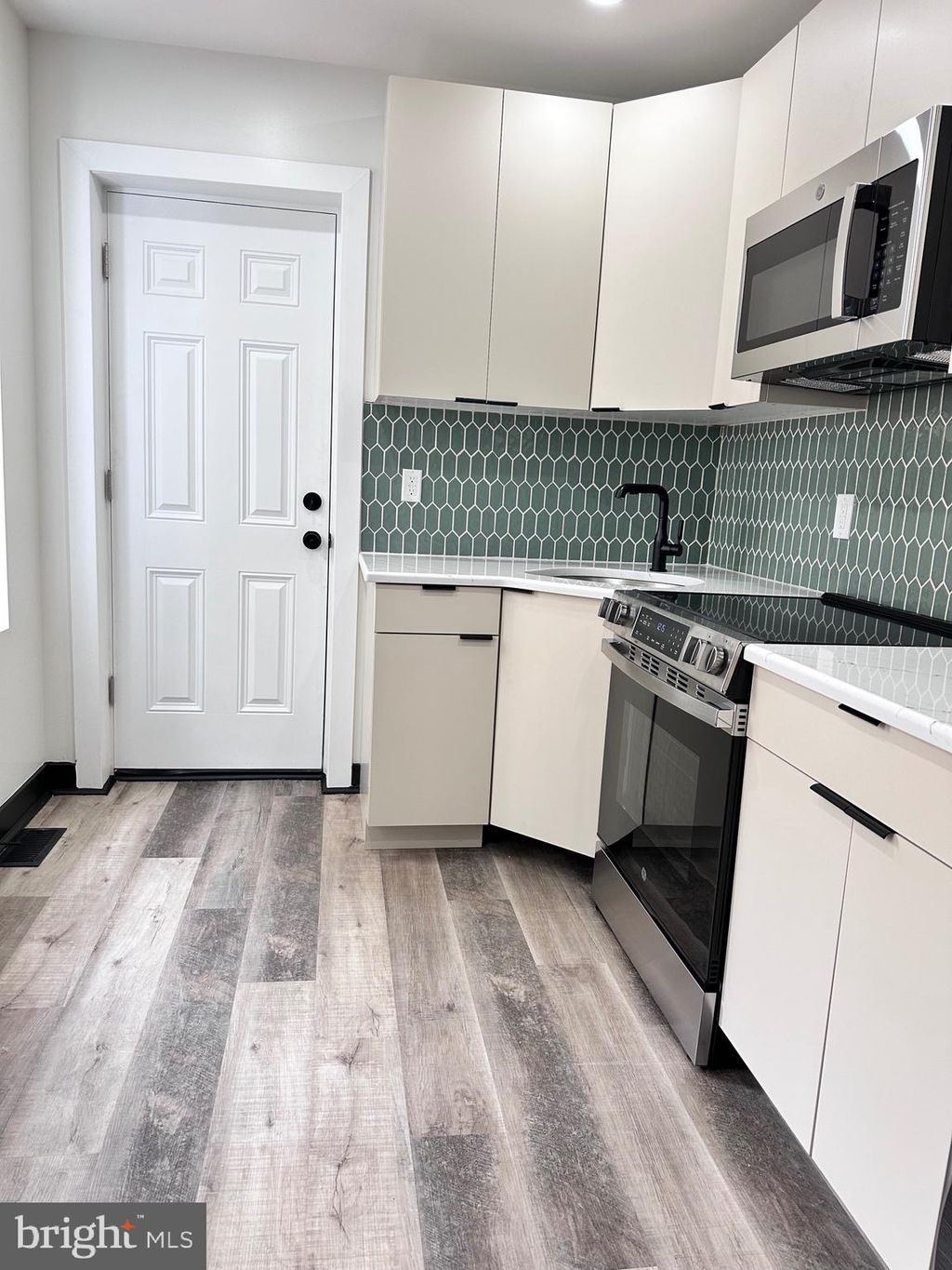 Photo of 2539 N Marshall Street, PHILADELPHIA, PA 19133 (MLS # PAPH2554402)