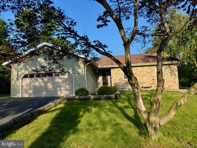 223 PINEVIEW DRIVE
