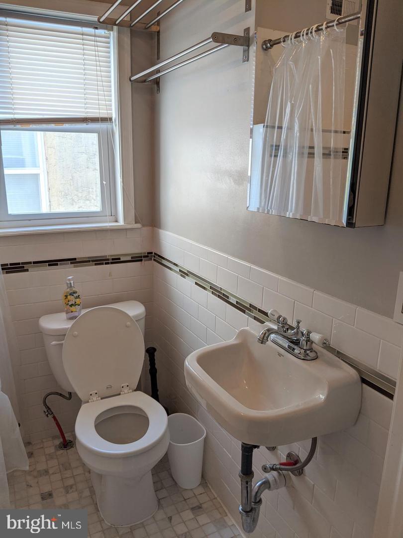 EAST KENSINGTON - Residential Lease