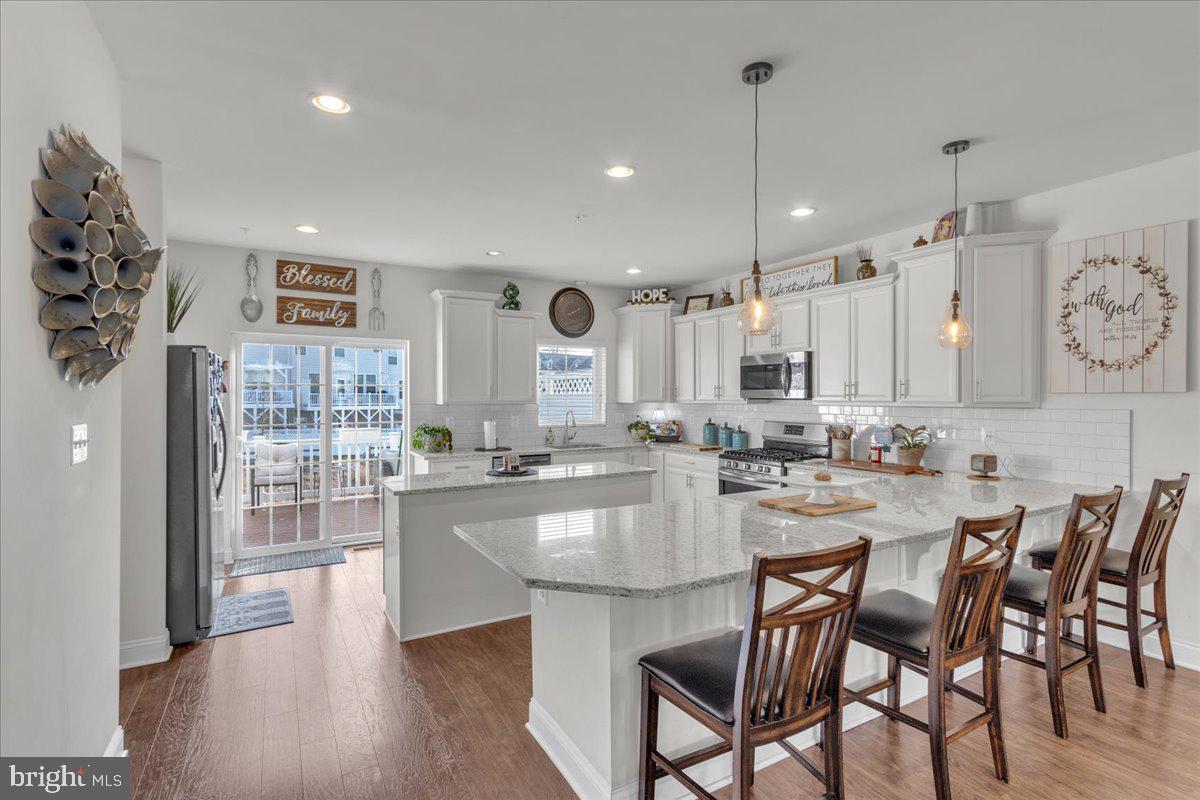 3820 PENTLAND HILLS DRIVE