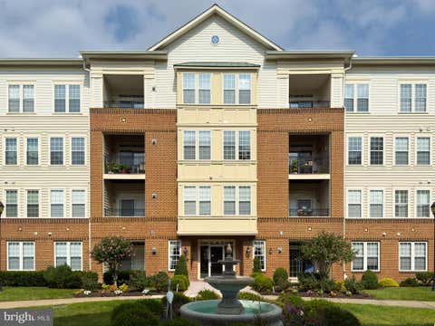 Condo For Sale - 2530 Kensington Gardens #201<br/> ELLICOTT CITY, MD 21043