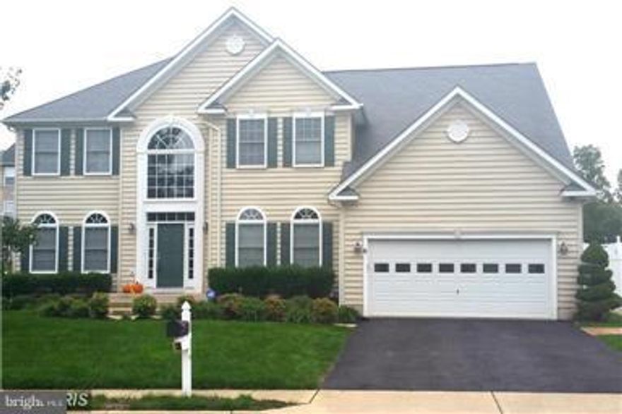 Three Level Colonial in Austin Ridge!