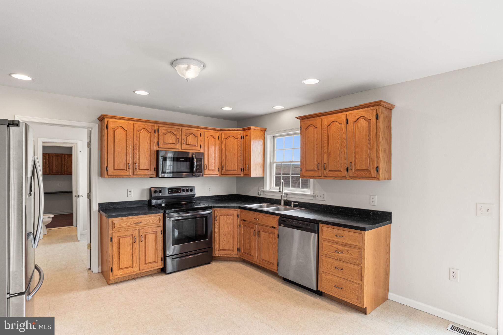 MT STREAM VILLAGE - Residential