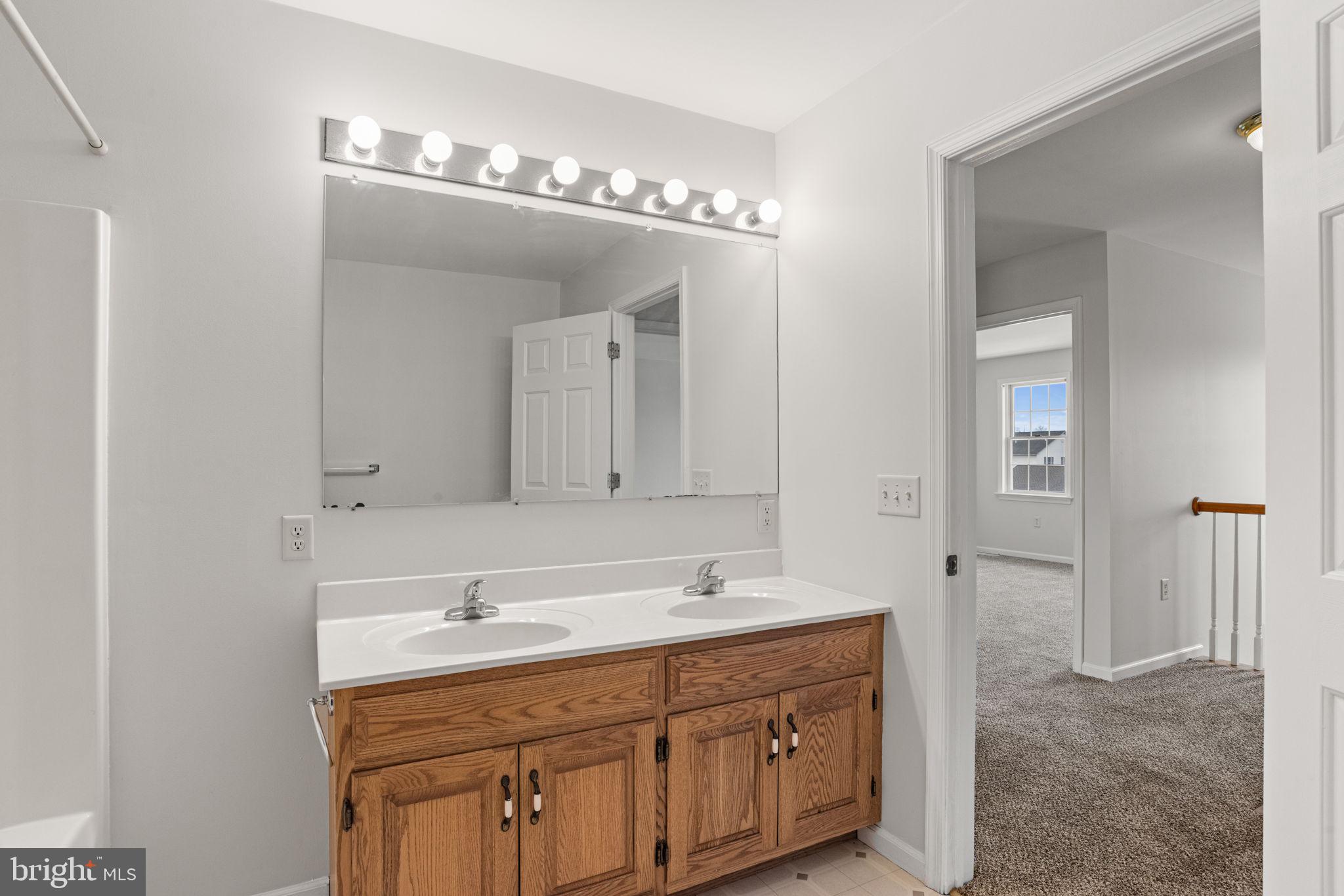 MT STREAM VILLAGE - Residential