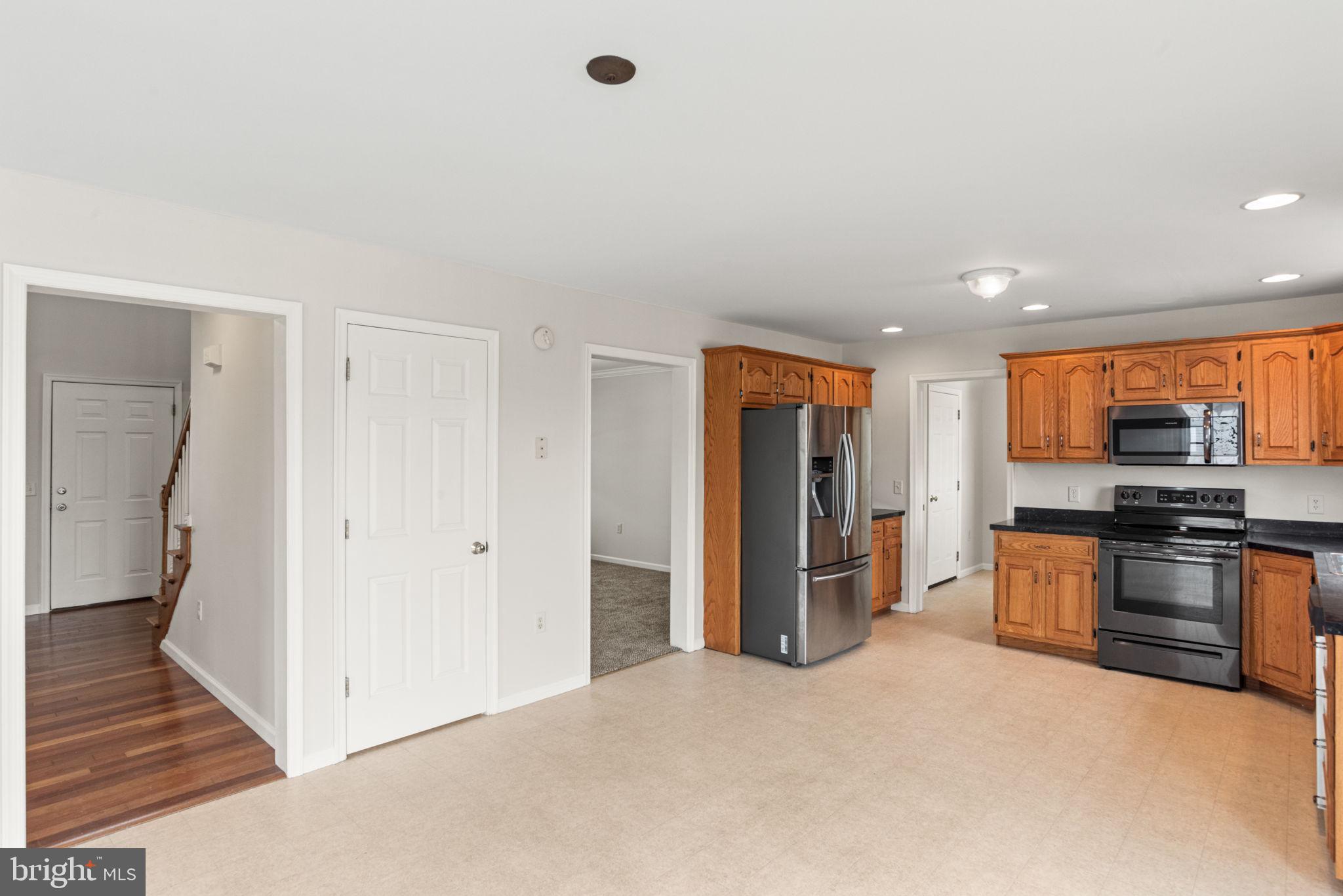 MT STREAM VILLAGE - Residential