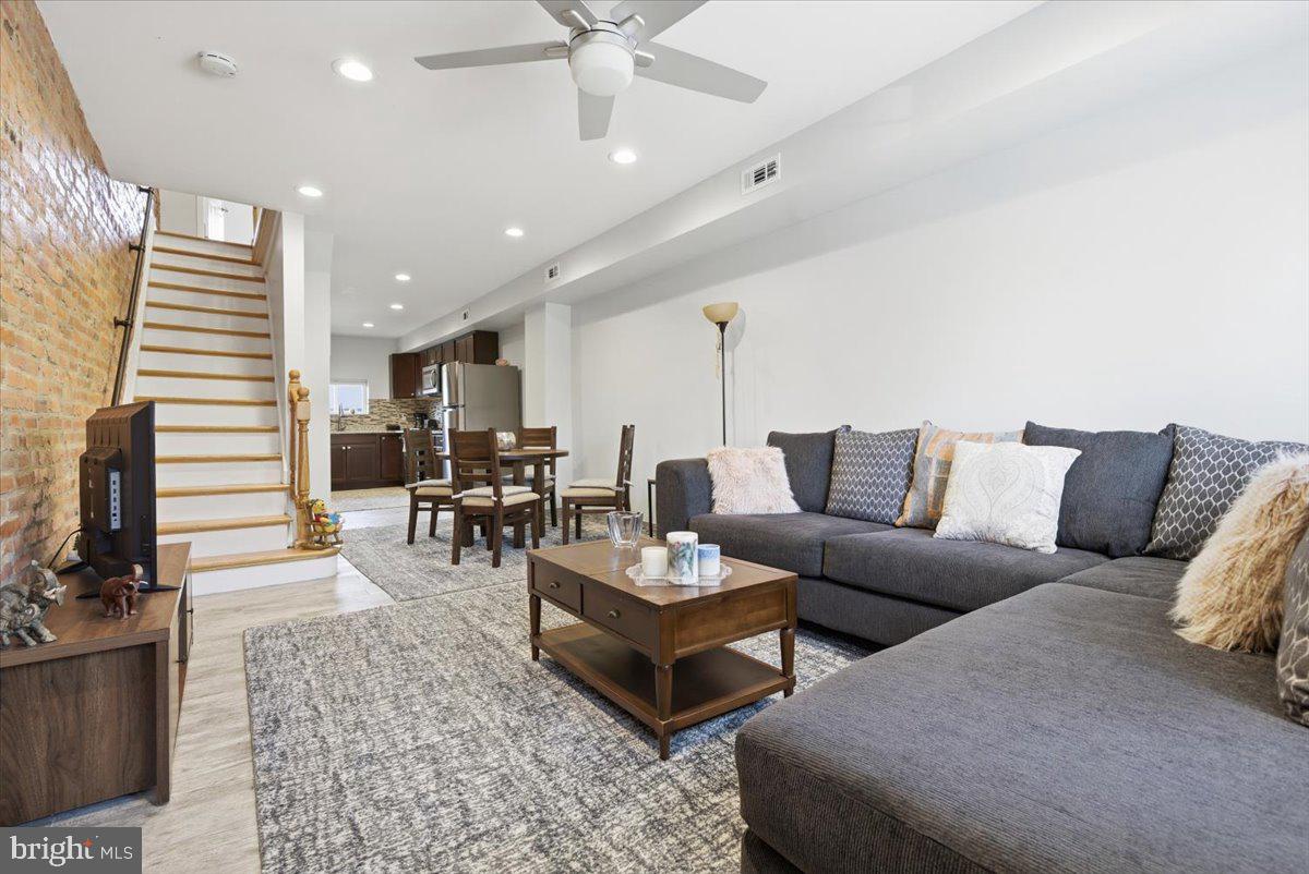 GREEKTOWN - Residential