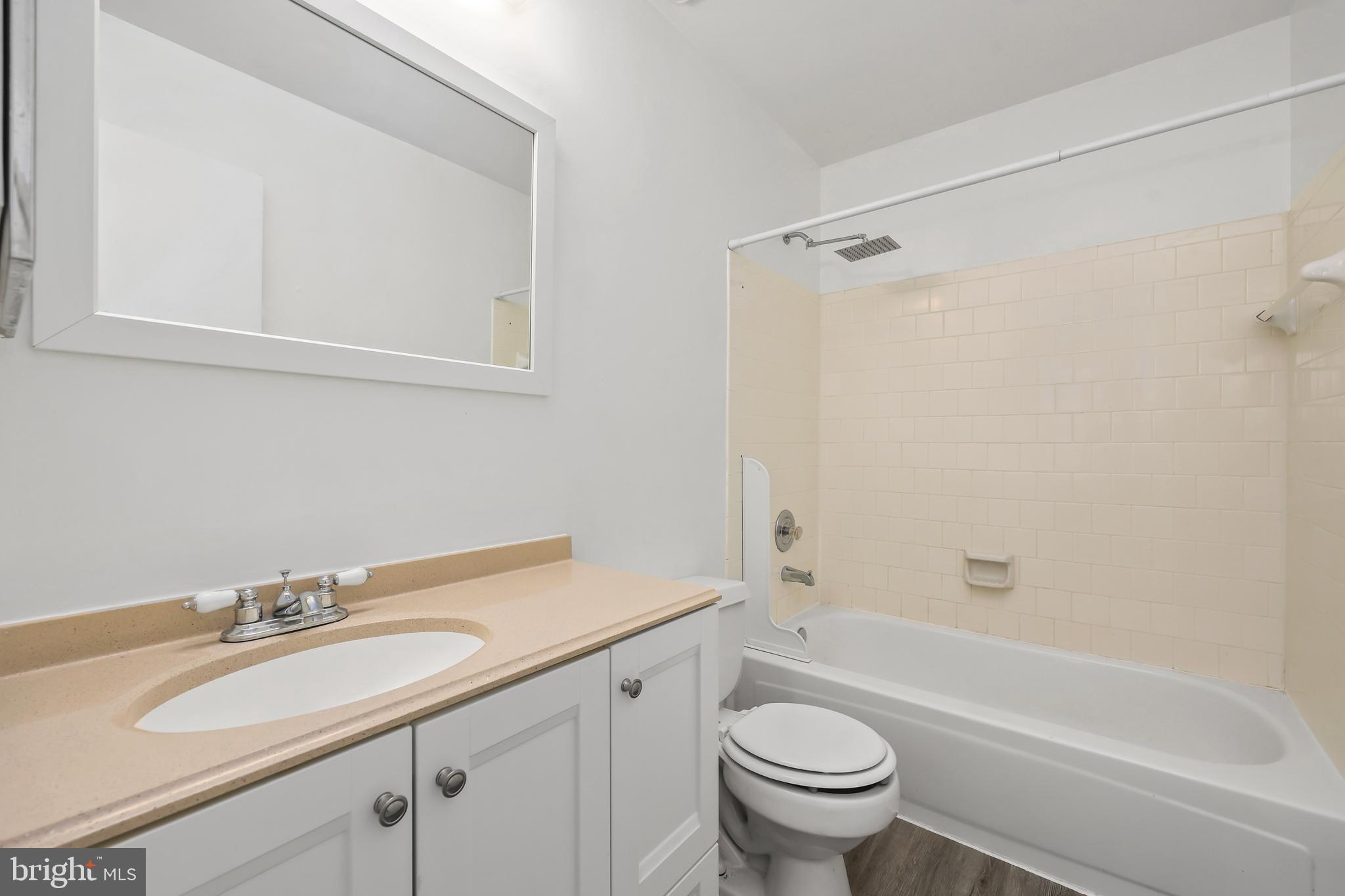 QUAIL HOLLOW - Residential