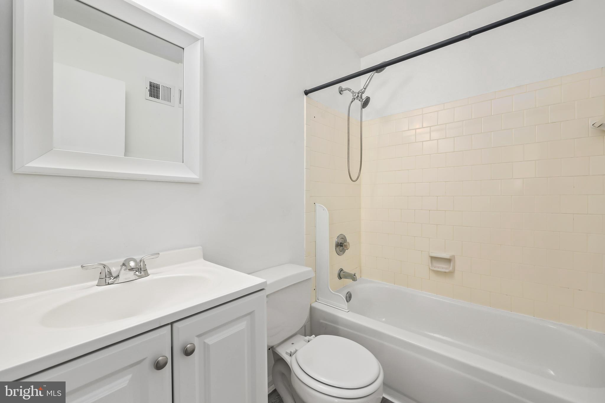 QUAIL HOLLOW - Residential