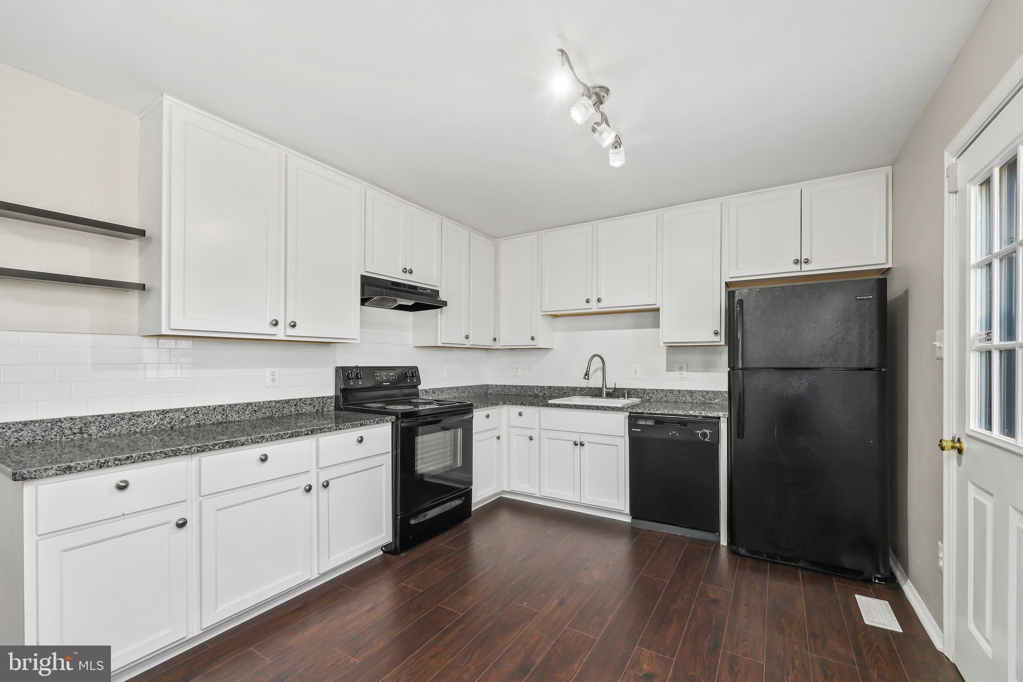 QUAIL HOLLOW - Residential