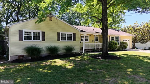 5 Royal Oak Road, Lawrence Township, NJ MLS: NJME2078156