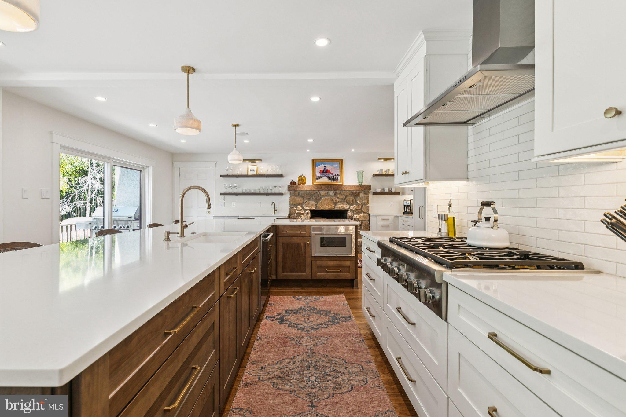 SHADY GROVE MANOR - Residential