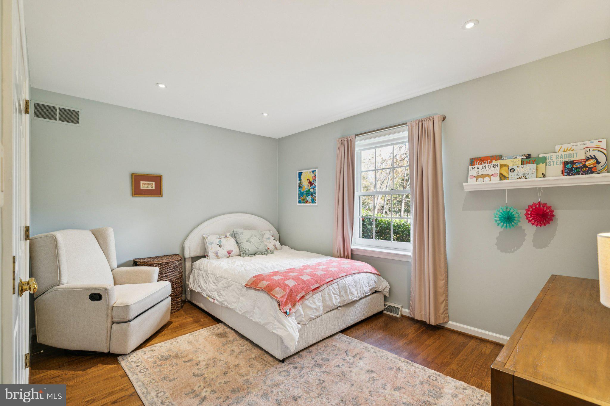 SHADY GROVE MANOR - Residential