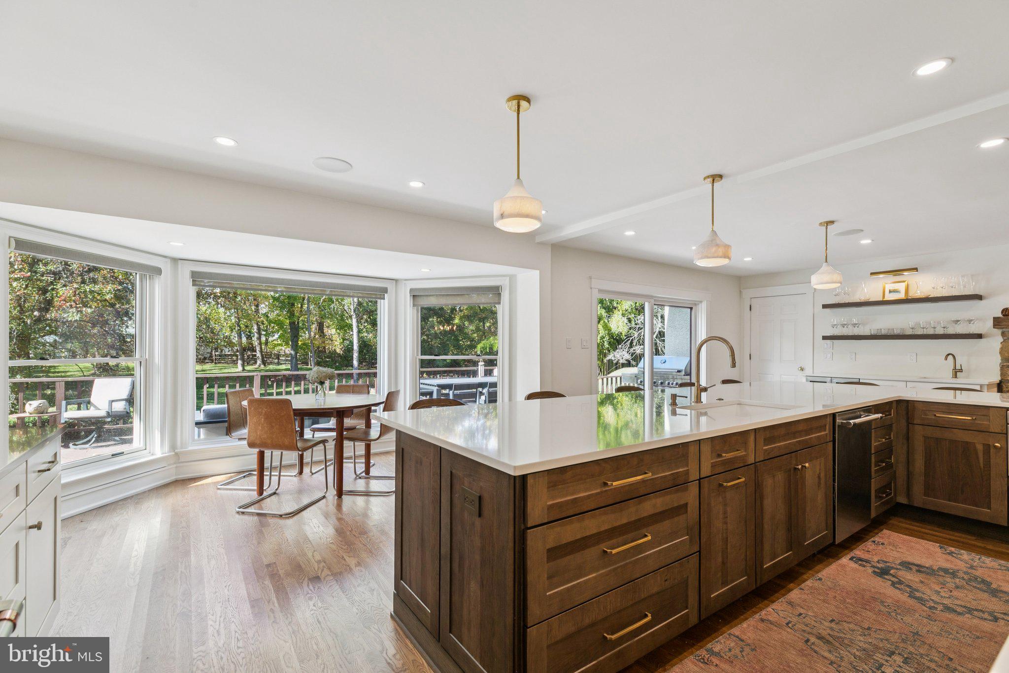 SHADY GROVE MANOR - Residential