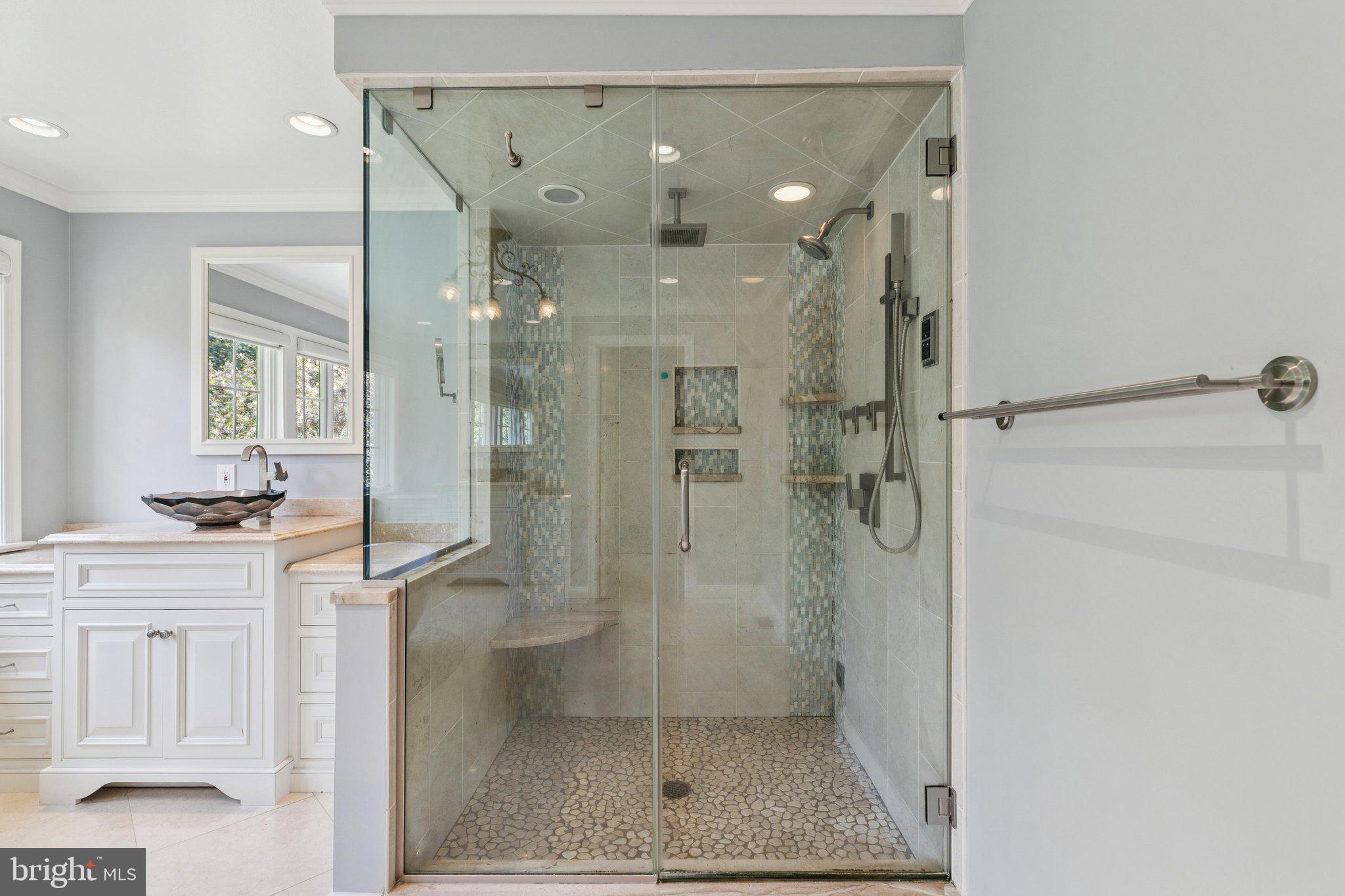 SHADY GROVE MANOR - Residential